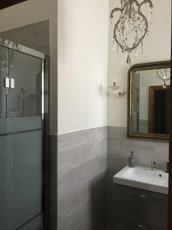 La Casa Di Emanuella - Rooms & International Suites Bari Bed & Breakfast
