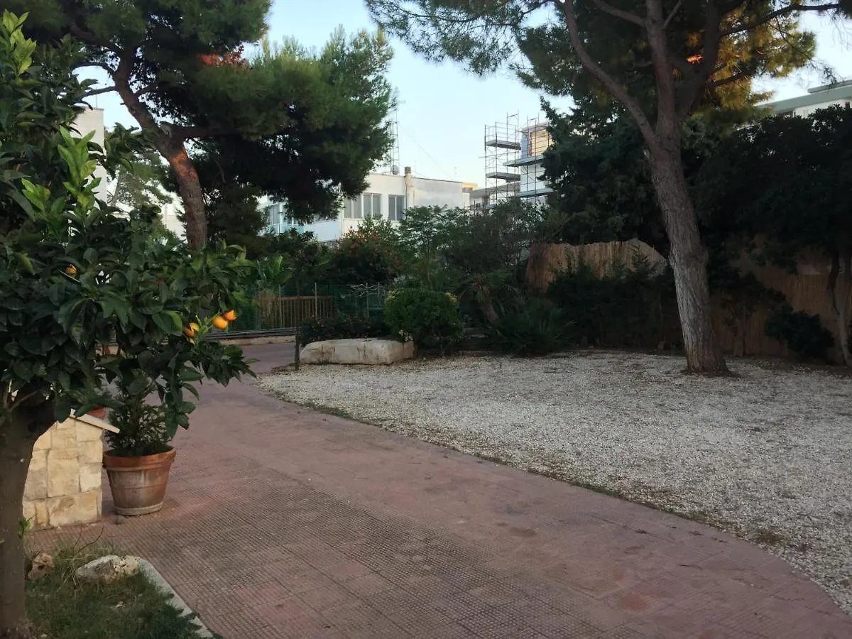 La Casa Di Emanuella - Rooms & International Suites Bari 0*,