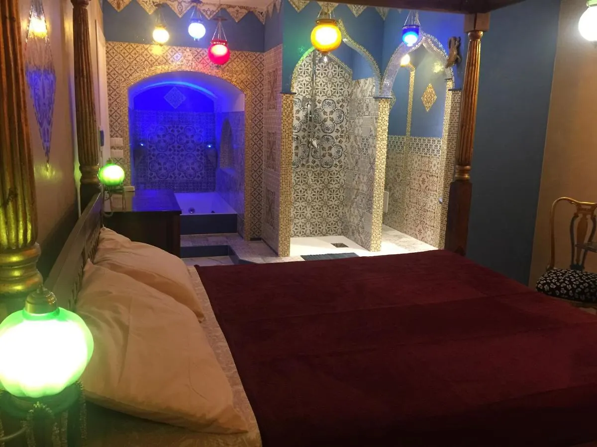 La Casa Di Emanuella - Rooms & International Suites Bari 0*,  Italy