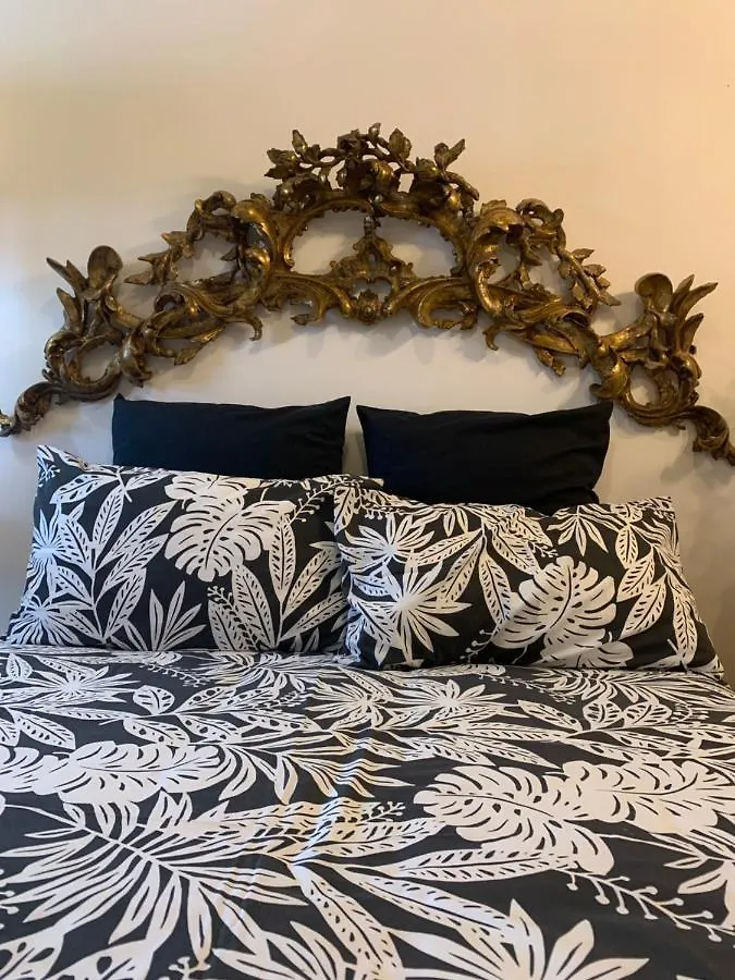 La Casa Di Emanuella - Rooms & International Suites Bari 0*,  Italy
